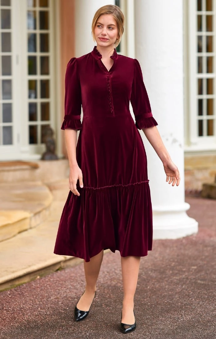 Ladies Victorian Dress 1 Ladies Victorian Dress